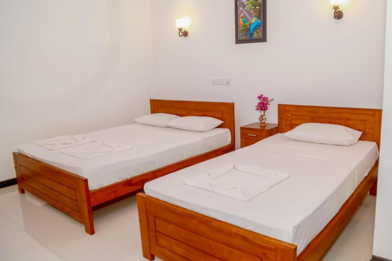 Yala Safari Green Home Stay Tissamaharama Exterior photo